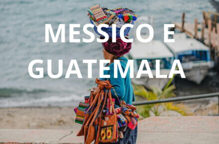 Donna Maya con cesto in testa a Panajachel, Lago Atitlán Guatemala, abiti tradizionali e colori vivaci