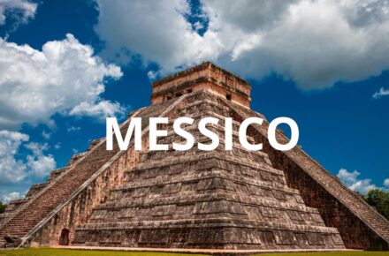 Piramide di Kukulkán a Chichén Itzá in Messico durante tour di 9 giorni nello Yucatán